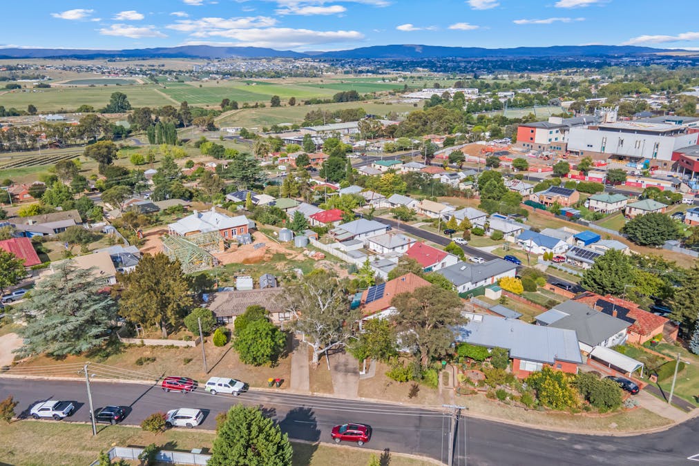 18 Macquarie Street, West Bathurst, NSW, 2795 - Image 2