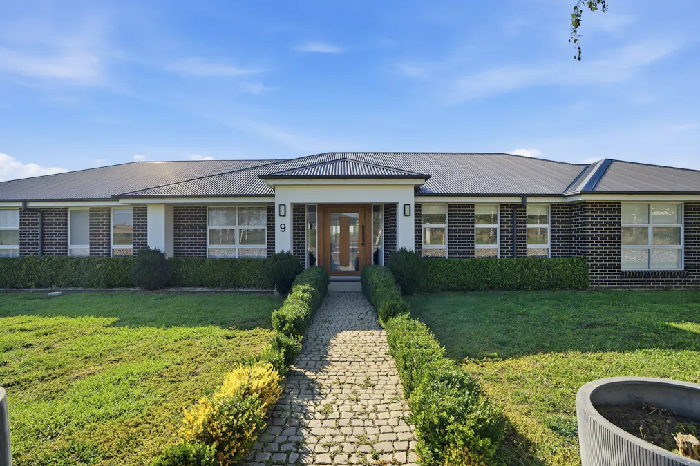 9 Green Grove, Blayney, NSW, 2799 - Image 2