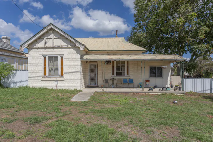 17 Parkes Street, Cowra, NSW, 2794 - Image 1