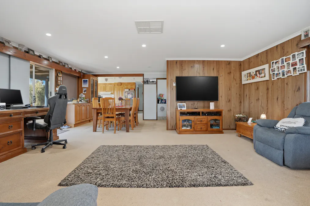 16 Flannery Road, Wyangala, NSW, 2808 - Image 11