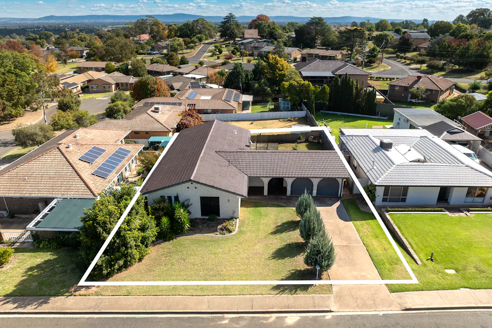2 Yaldara Crescent, Cowra, NSW, 2794 - Image 1