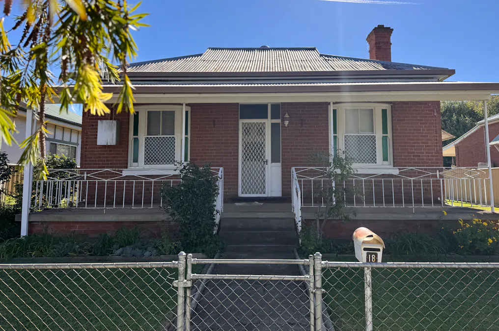 18 Vaux Street, Cowra, NSW, 2794 - Image 1