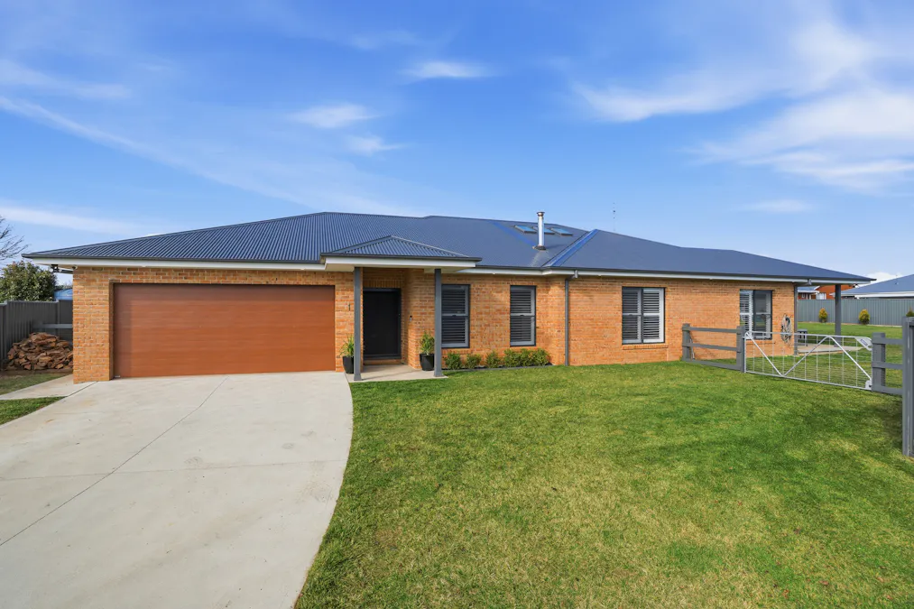 1 Ellis Drive, Oberon, NSW, 2787 - Image 1
