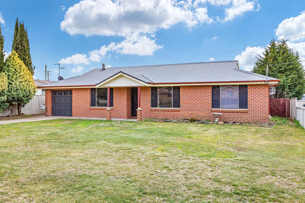 87 Dillon Street, Oberon, NSW, 2787 - Image 1