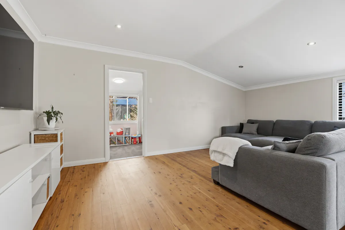 16 Perth Street — photo 7 of 23