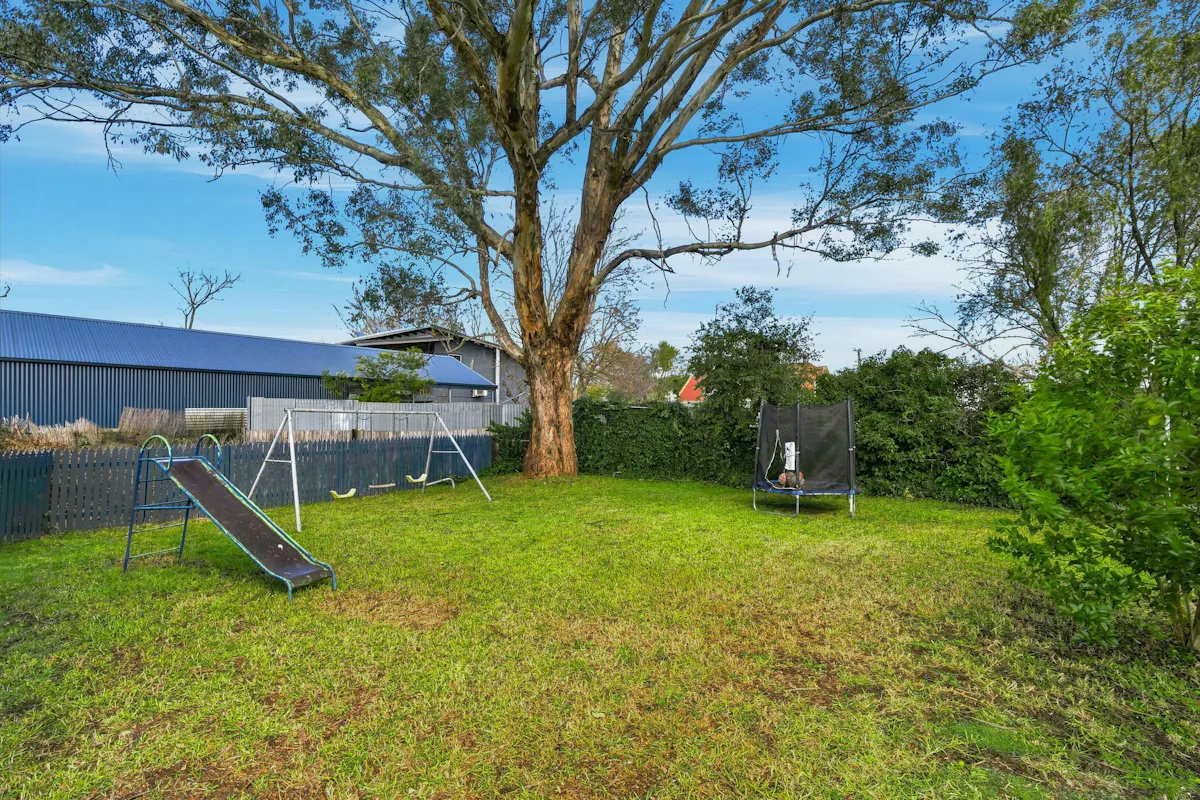 16 Perth Street — photo 17 of 23