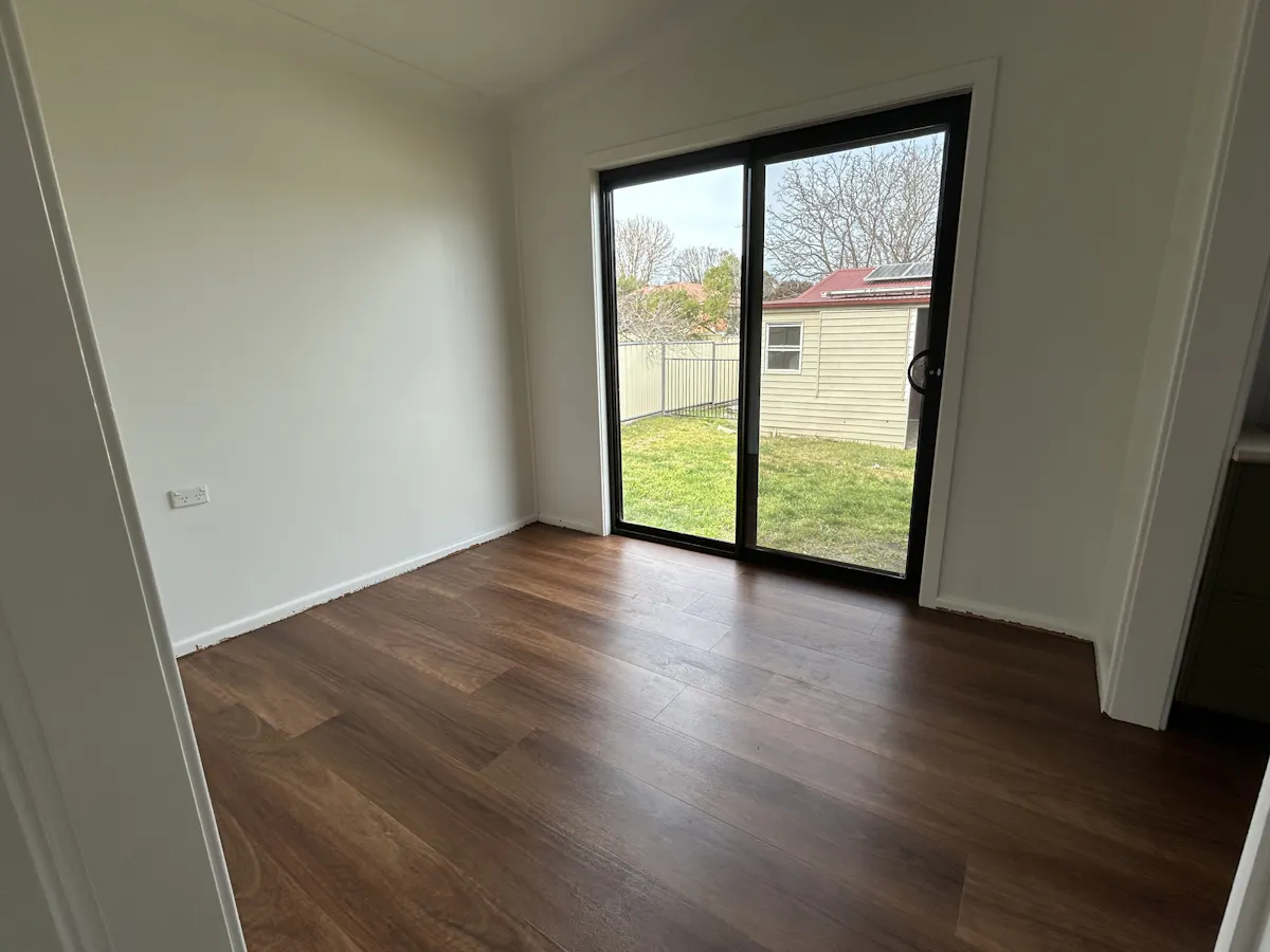 46 Leura Road — photo 3 of 8
