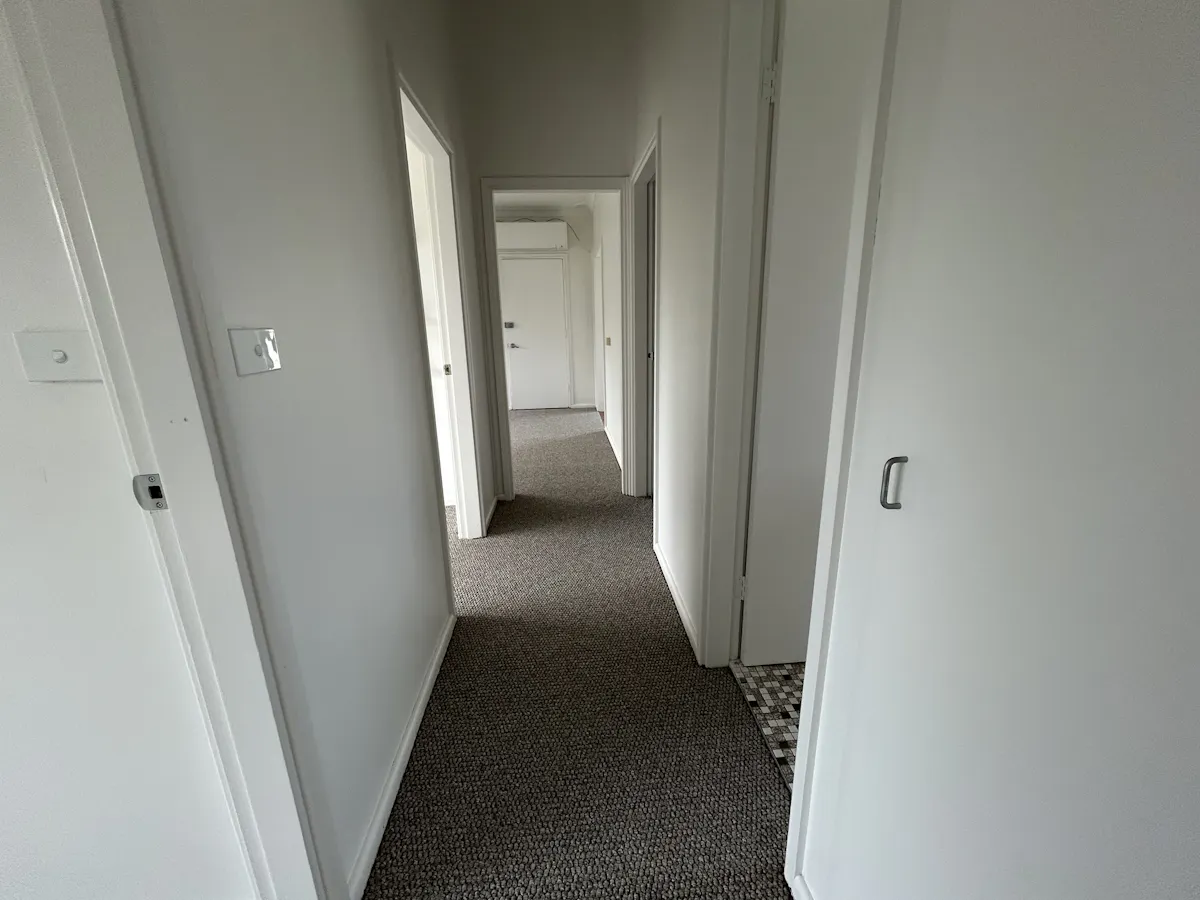 46 Leura Road — photo 6 of 8