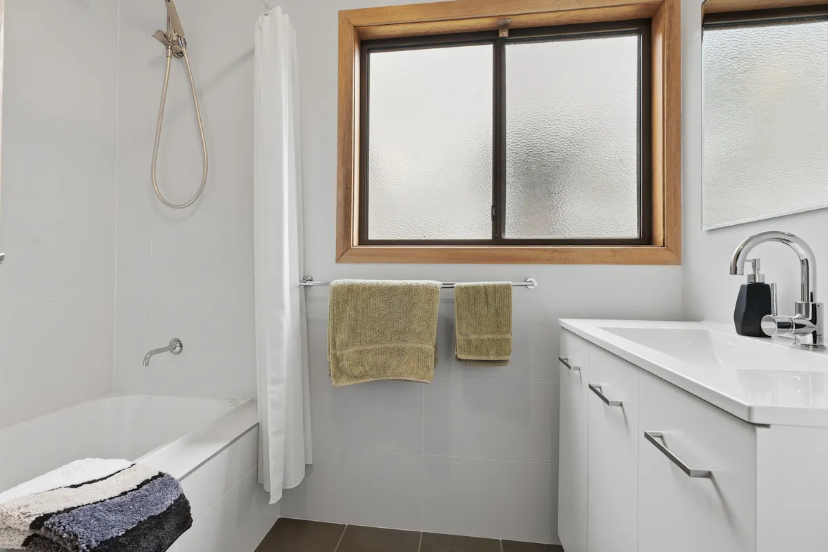 26 Lyall Street — photo 12 of 17