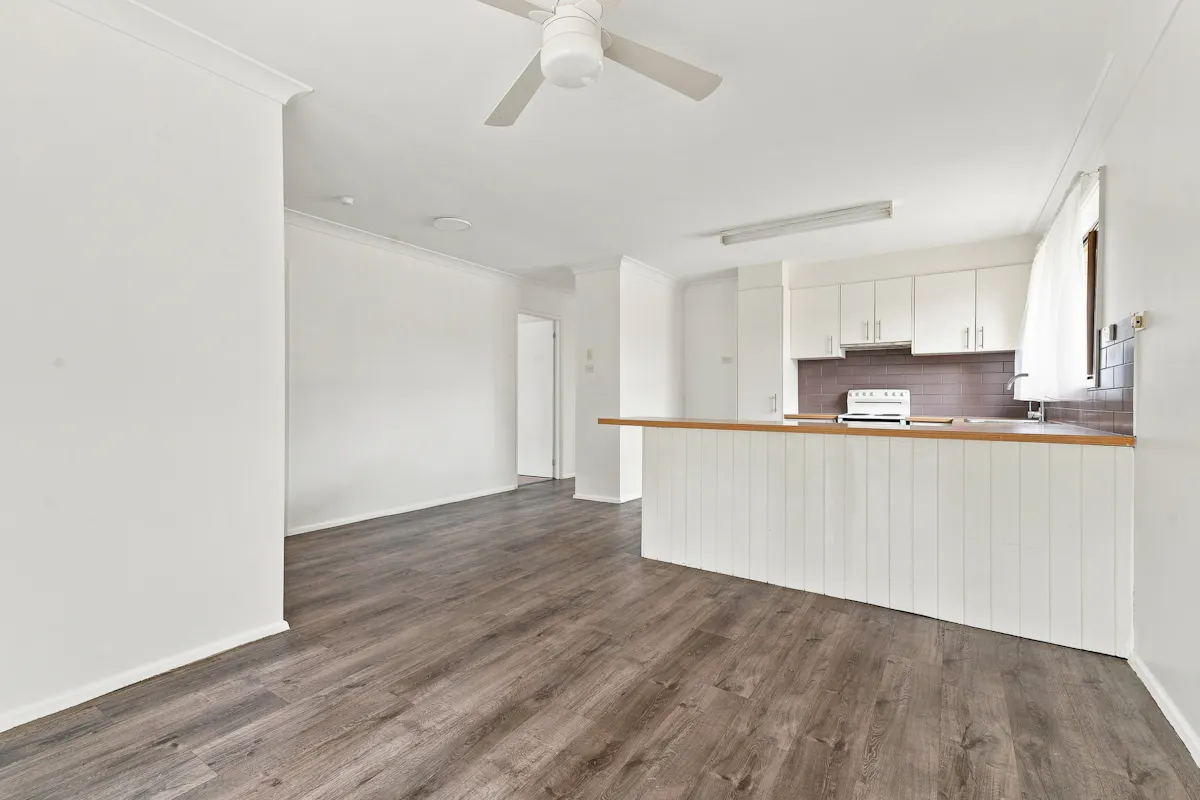 11 Logan Street — photo 4 of 14