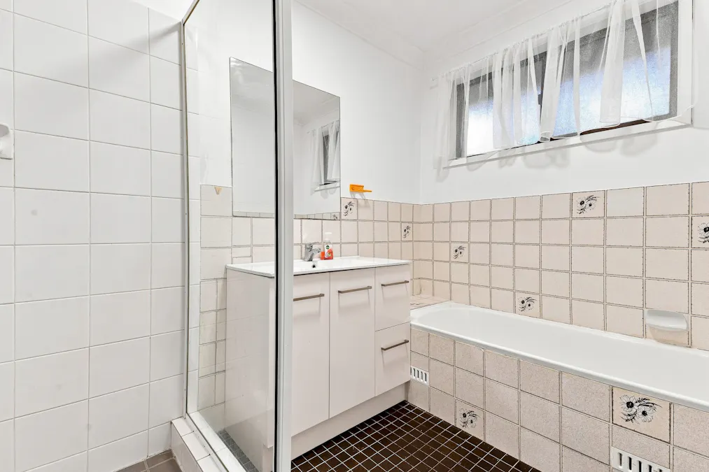 11 Logan Street, Cowra, NSW, 2794 - Image 8