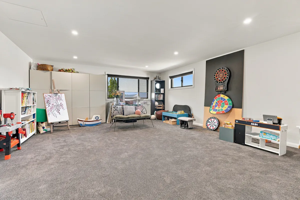 22 Westbourne Drive — photo 24 of 30
