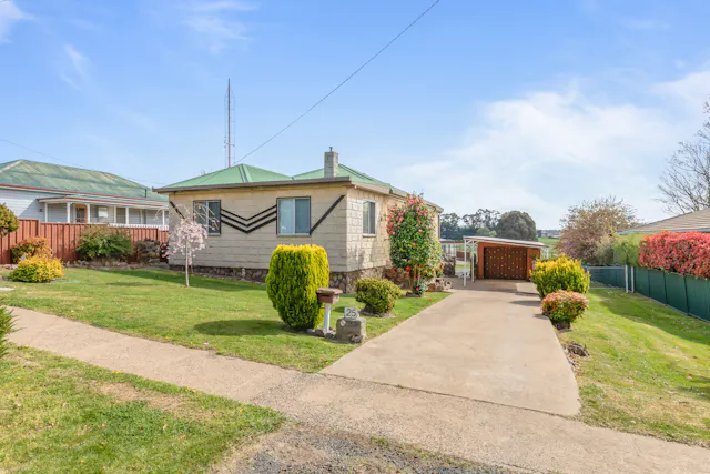 25 Dart Street — photo from Elders Emms Mooney