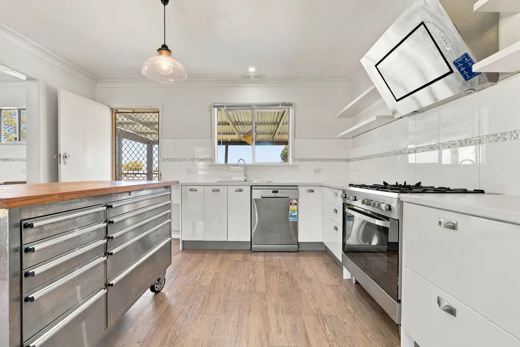 12 Kibbler Street, Cowra, NSW, 2794 - Image 2