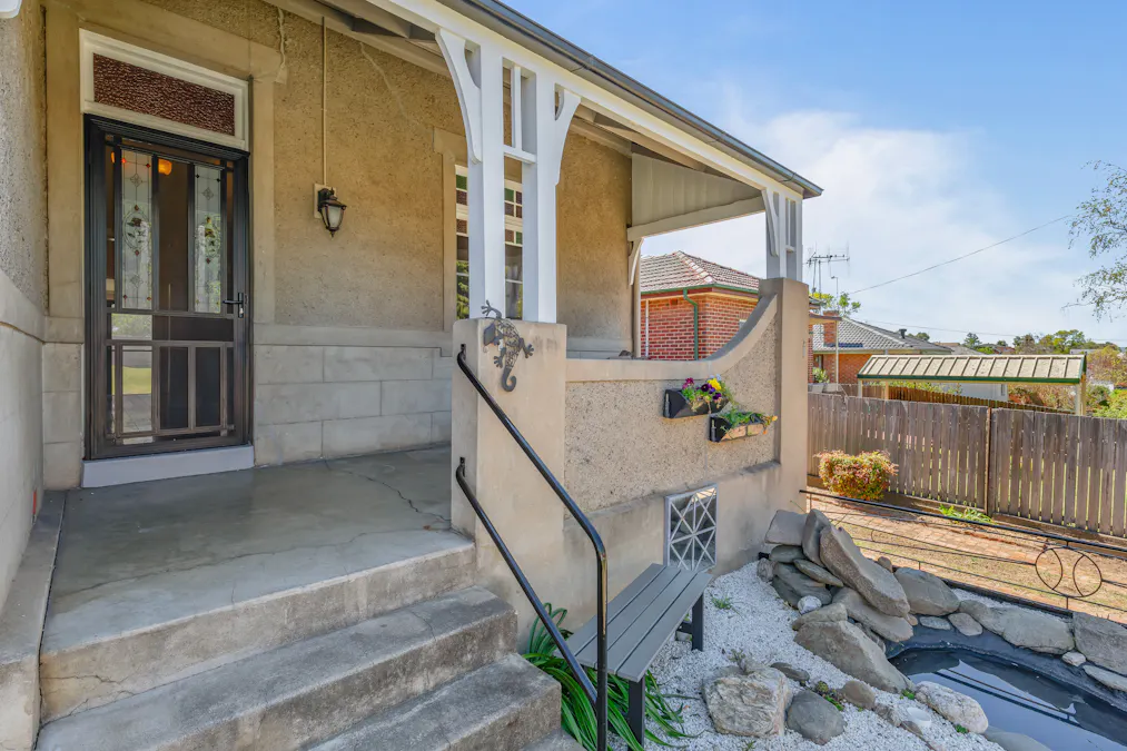 17 Gladstone Street, Bathurst, NSW, 2795 - Image 2