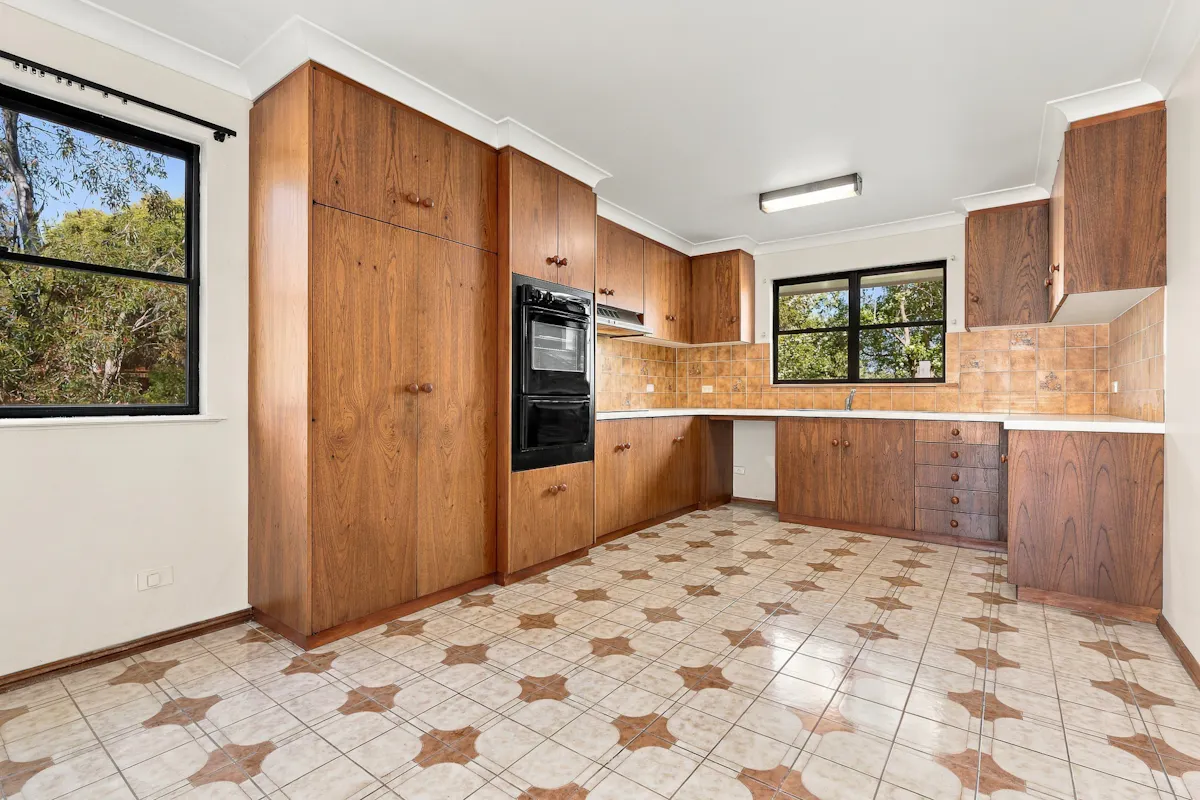 23 Elizabeth Avenue — photo 4 of 17