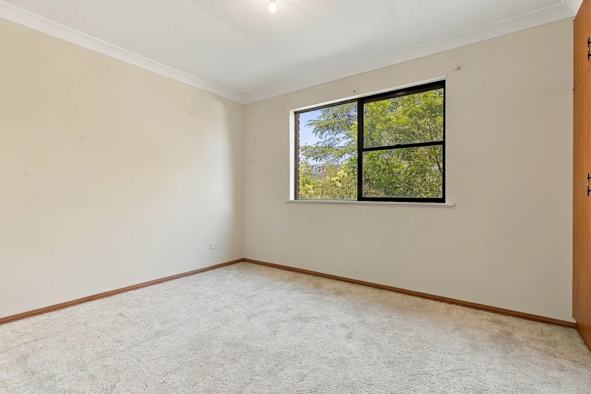 23 Elizabeth Avenue — photo 9 of 17