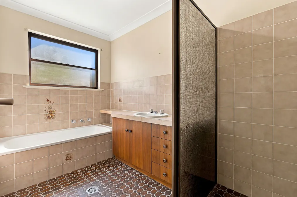 23 Elizabeth Avenue, Cowra, NSW, 2794 - Image 11