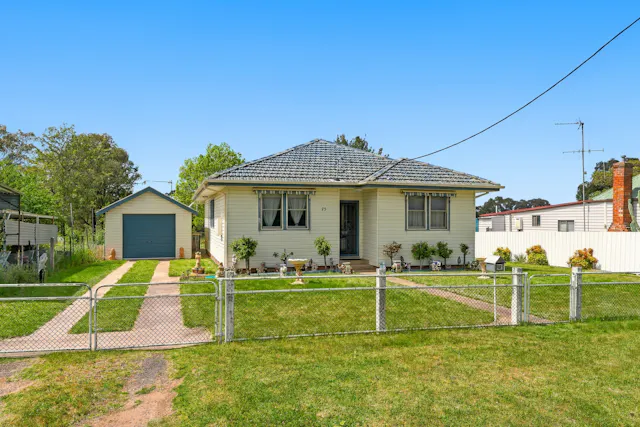 75 Fitzroy Avenue — photo from Elders Emms Mooney