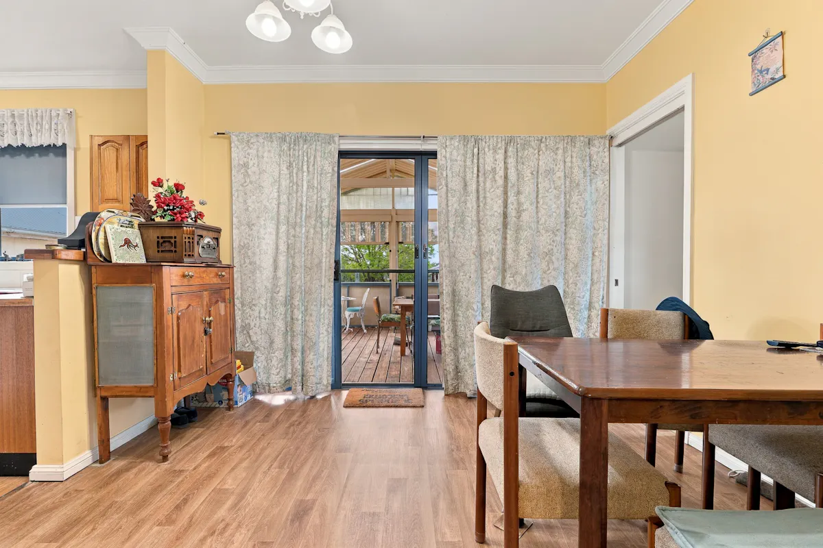 75 Fitzroy Avenue — photo 3 of 15