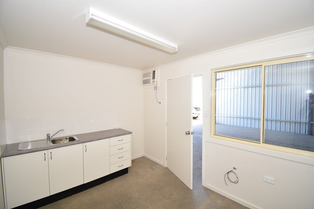 2/17 Upfold St, Bathurst, NSW, 2795 - Image 6