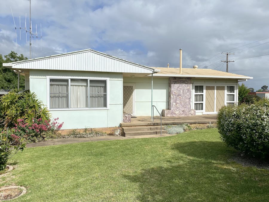 30 Wellington Street, Cowra, NSW, 2794 - Image 1