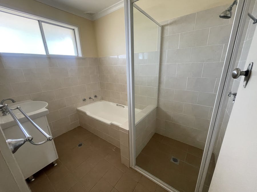 15 Baronga Street, Cowra, NSW, 2794 - Image 5
