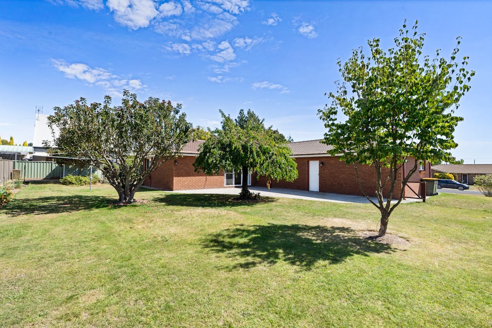 9 Maple Place, Blayney, NSW, 2799 Sold Elders Real Estate