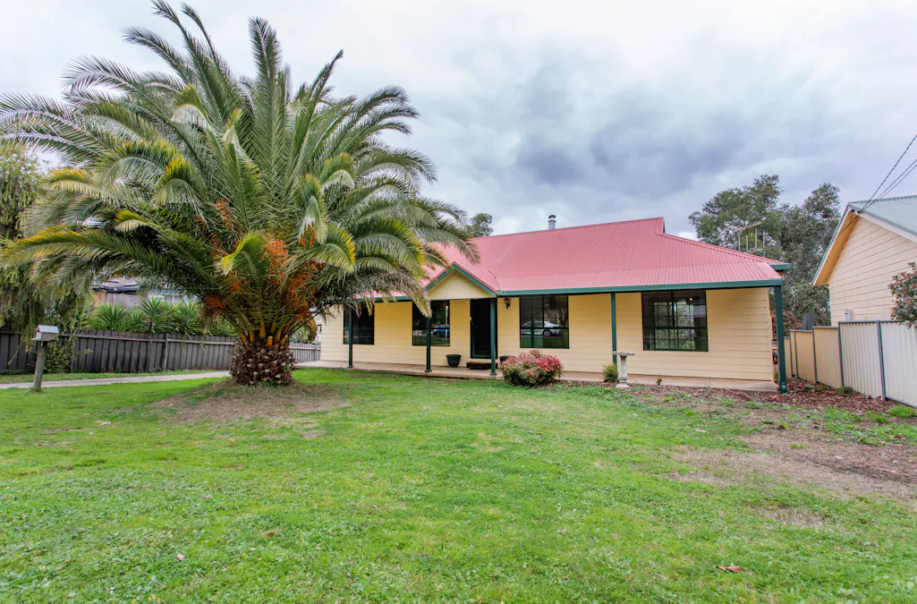 20 Chapman Street, Cowra, NSW, 2794 - Image 1