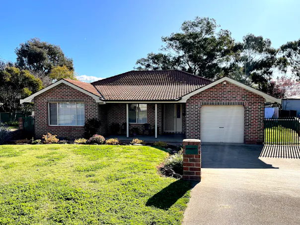 10 Appian Way, Cowra, NSW, 2794 - Image 1