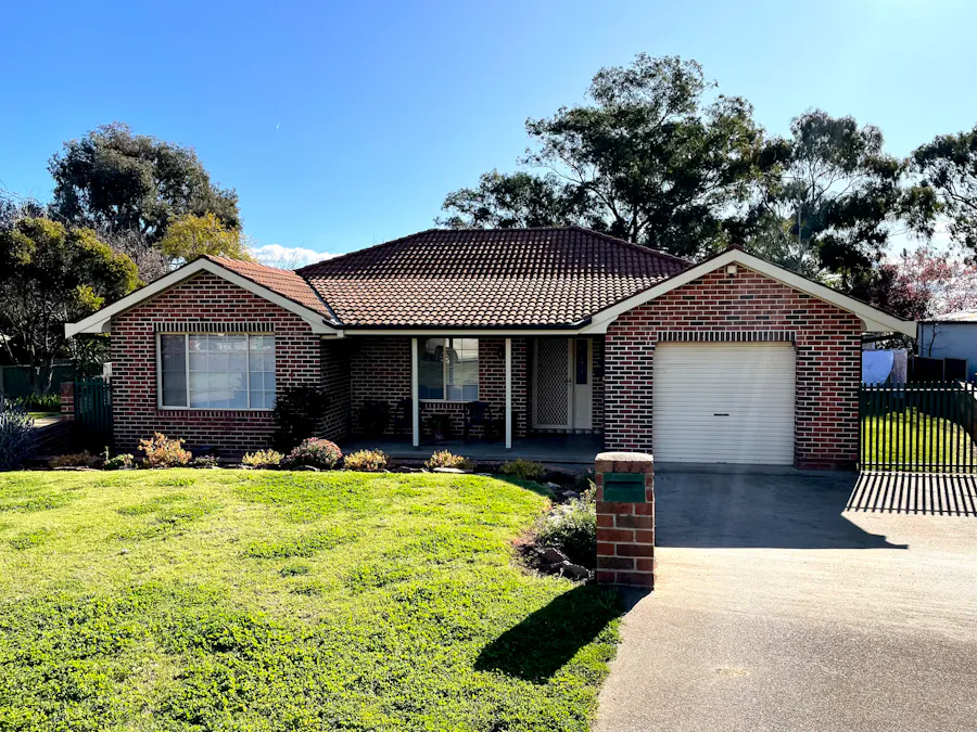 10 Appian Way, Cowra, NSW, 2794 - Image 1