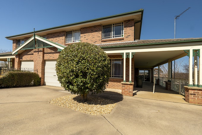 1 & 2/25 Brennan Crescent, Oberon, NSW, 2787 - Image 1