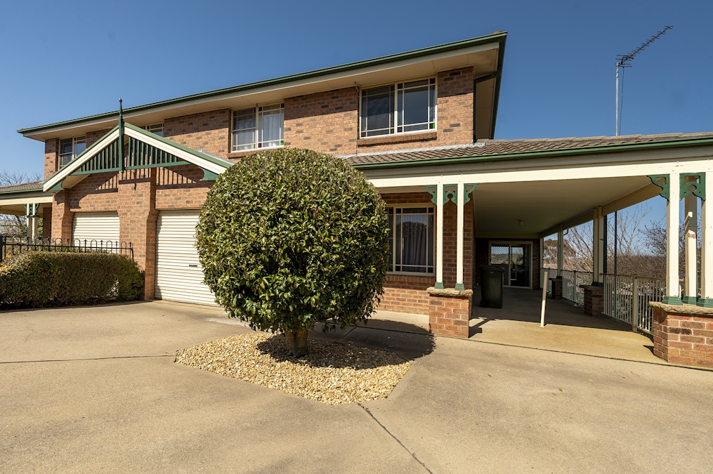 1 & 2/25 Brennan Crescent, Oberon, NSW, 2787 - Image 1