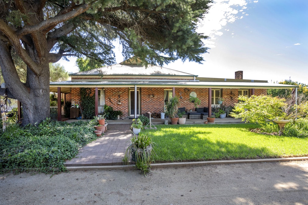 73 Grenfell Road, Cowra, NSW, 2794 - Image 18