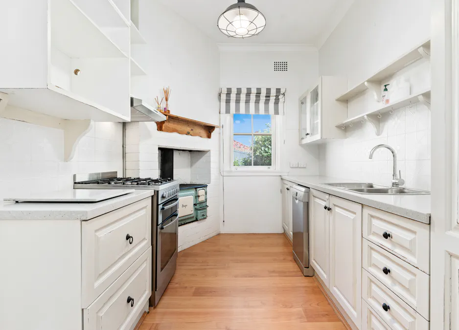 16 Liverpool Street, Cowra, NSW, 2794 - Image 2