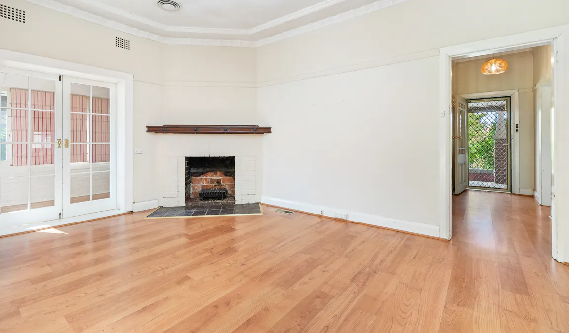 16 Liverpool Street, Cowra, NSW, 2794 - Image 3