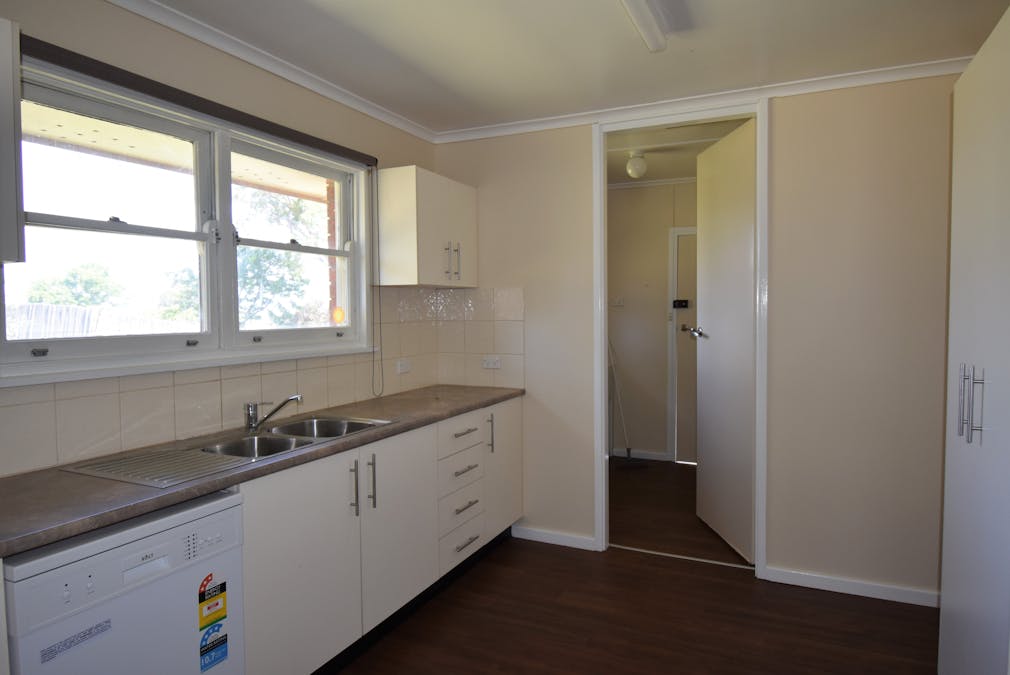 8 Webb Street, West Bathurst, NSW, 2795 - Image 2