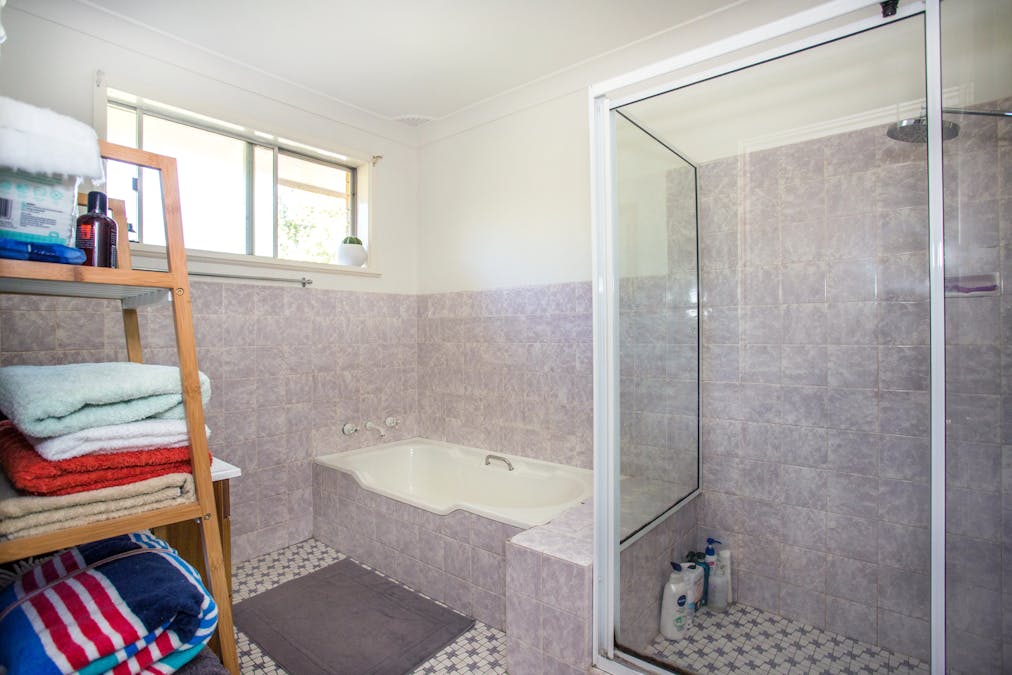 1 Elizabeth Avenue, Cowra, NSW, 2794 - Image 8