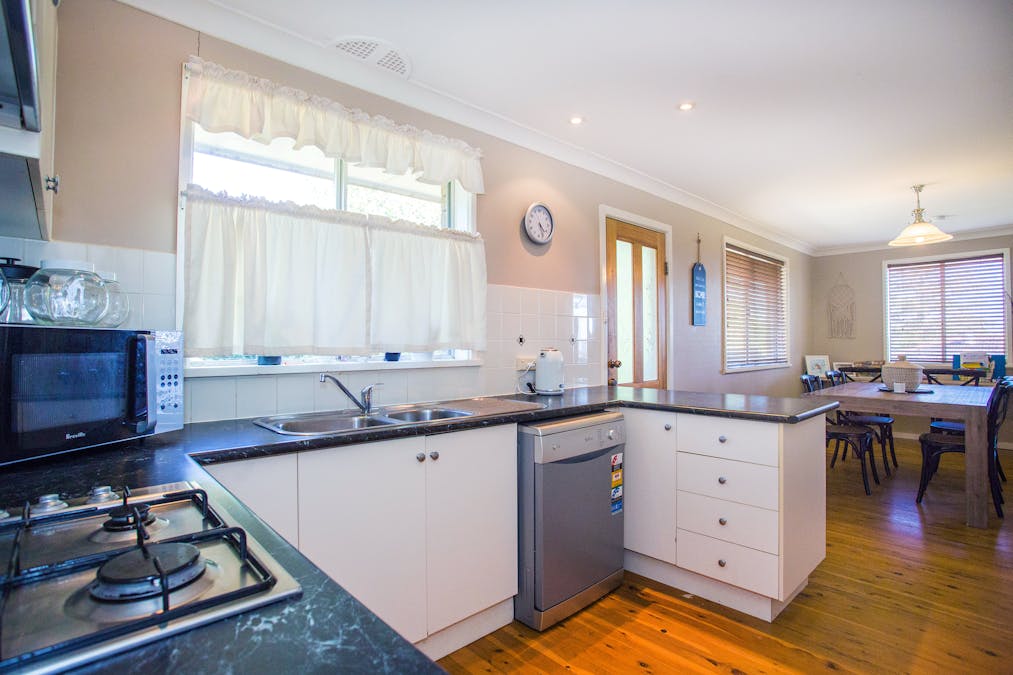 1 Elizabeth Avenue, Cowra, NSW, 2794 - Image 2