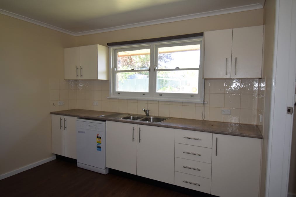 8 Webb Street, West Bathurst, NSW, 2795 - Image 6