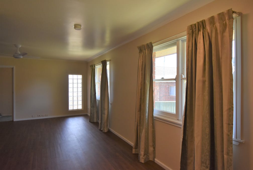 8 Webb Street, West Bathurst, NSW, 2795 - Image 8