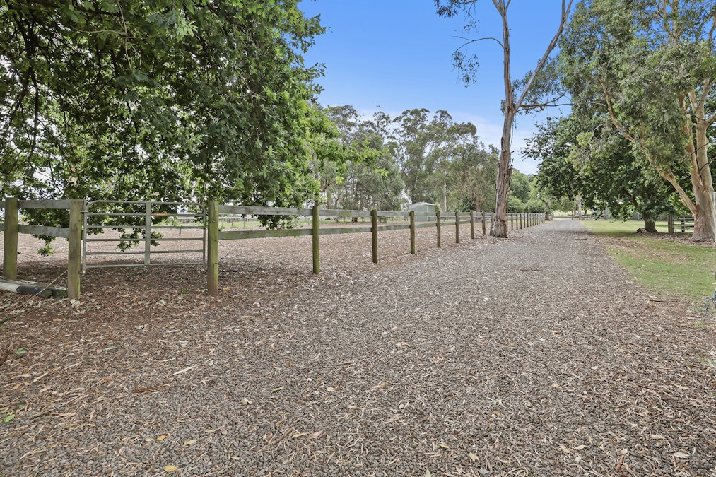 410 Old Sale Road, Drouin West, VIC, 3818 - Image 35