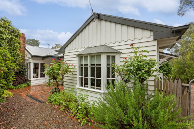 23 Birdwood Ave, Healesville, VIC, 3777 - Image 1