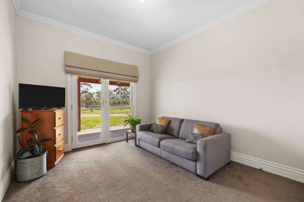 985 Healesville-Yarra Glen Road, Yarra Glen, VIC, 3775 - Image 12