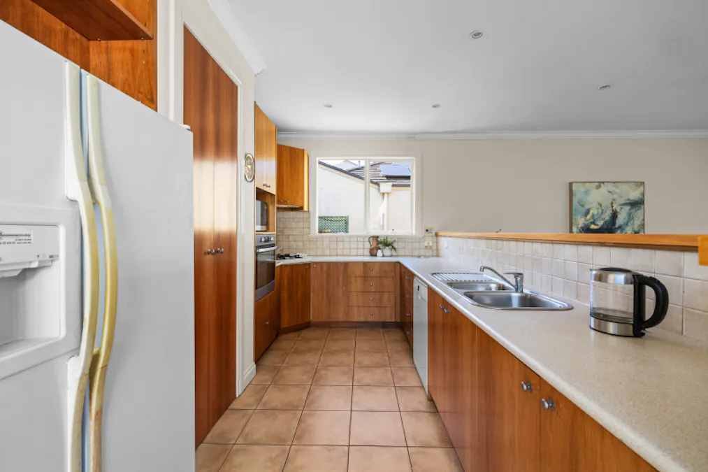 21 St John Circle, Chirnside Park, VIC, 3116 - Image 6