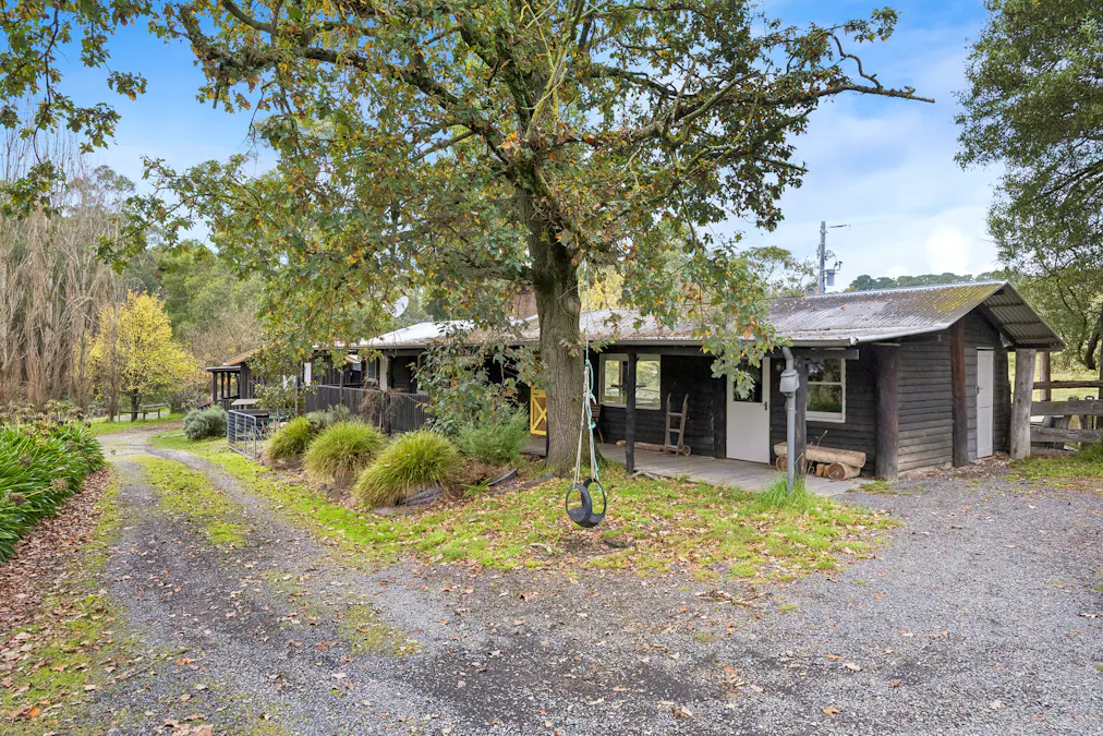 221 Heath Road, Chum Creek, VIC, 3777 - Image 17