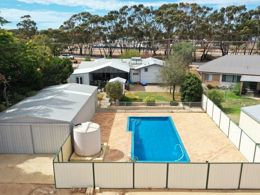 2 Clark Avenue, Lake Grace, WA, 6353 - Image 4