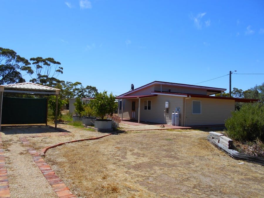 8 Jewel Street, Broomehill Village, WA, 6318 Sold Elders Real Estate