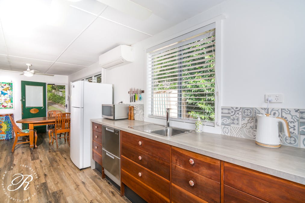 22 Memorial Avenue, Stroud, NSW, 2425 - Image 11