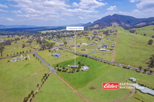 7 Ashworth Close — photo from Elders Real Estate R&R Group